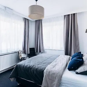 Atomihotel: Contemporary Comfort Steps From The Atomium! Hotel Jette